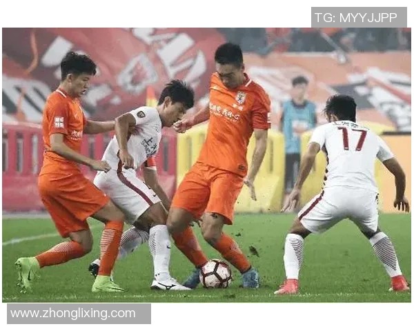 武汉足球队与重庆足球队赛后复盘分析比赛节奏与战术对抗的深度解读 武汉足球队与重庆足球队赛后复盘分析比赛节奏与战术对抗的深度解读