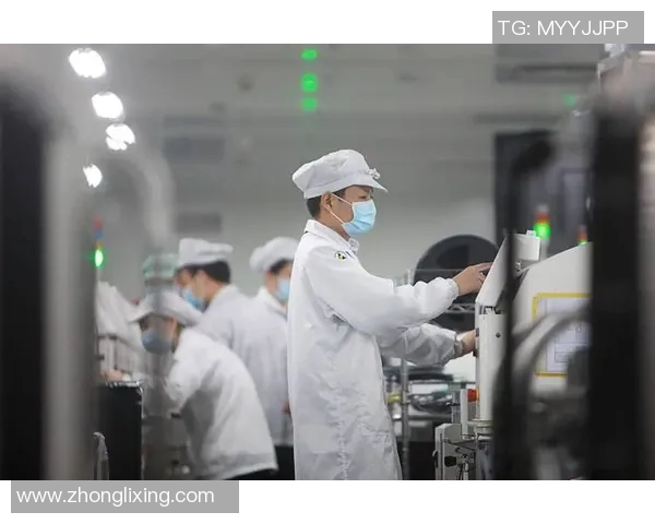 深圳篮球队重塑辉煌之路:从低谷到杯赛新篇章的转型历程 深圳篮球队重塑辉煌之路:从低谷到杯赛新篇章的转型历程